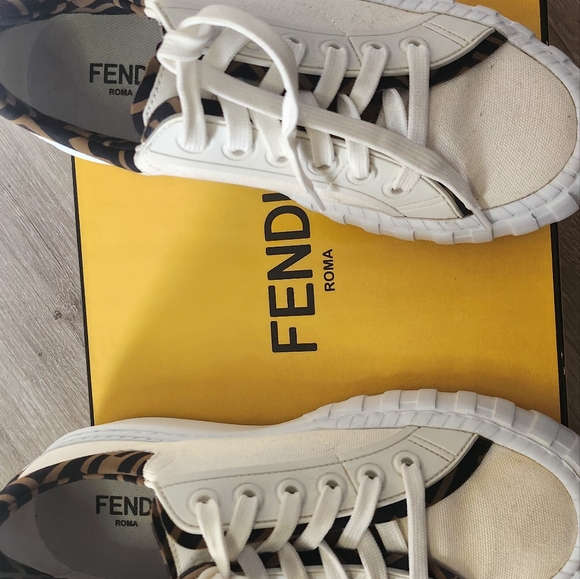 Authentic Fendi Force Sneakers FF Logo - Picture 5 of 13